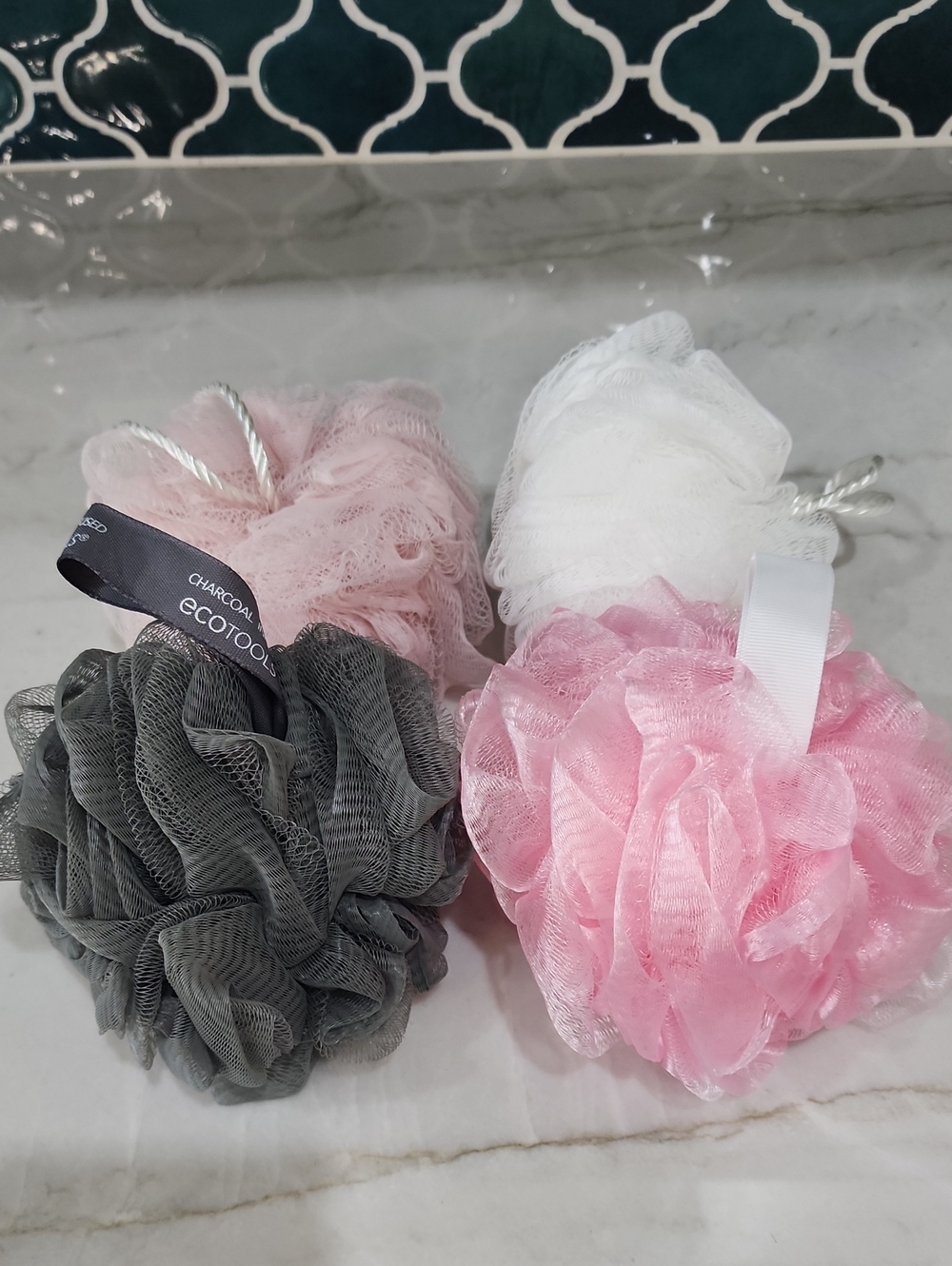 NEW 4 Pack Loofa Sponges